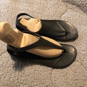 Women’s Croc Sandals